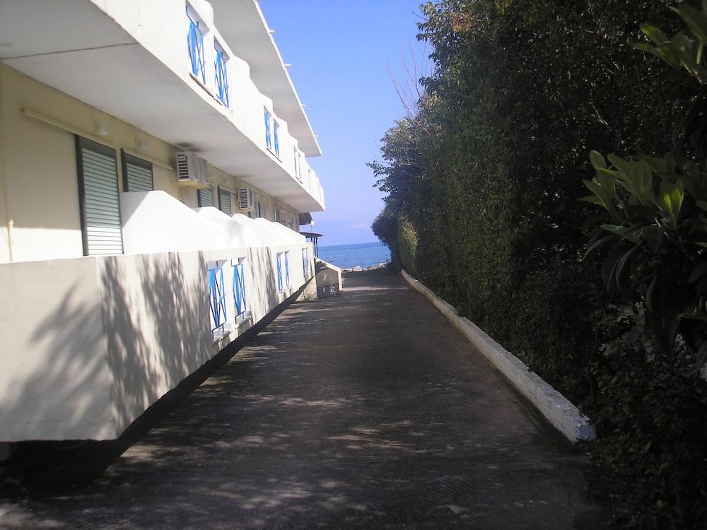 Francisco Beach Hotel Agios Andreas  Buitenkant foto