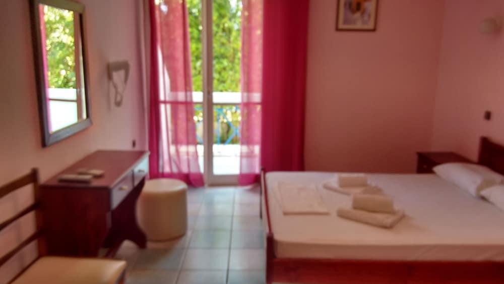 Francisco Beach Hotel Agios Andreas  Buitenkant foto