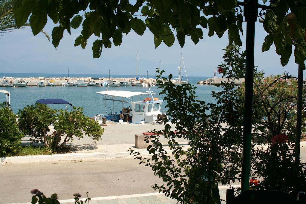 Francisco Beach Hotel Agios Andreas  Buitenkant foto